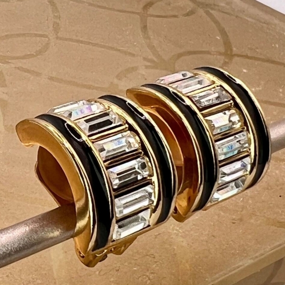 Dior Enamel Gold and Black Earrings - Picture 8 of 10